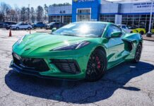 Chevrolet Corvette Stingray Z51 доказва, че един обикновен Corvette може да бъде истински суперавтомобил
