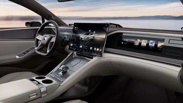 Китайски лукс на пътя: BYD представи Denza Z9 GT с рекордните 1036 км пробег