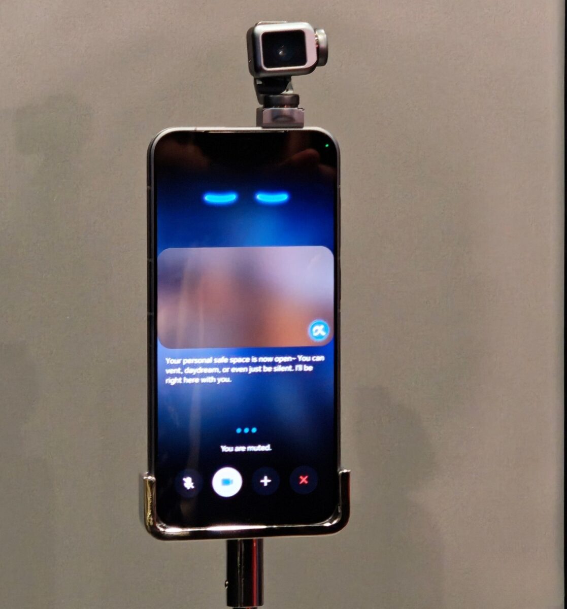 Робофонът Honor Robot Phone ще се появи на пазара по-късно тази година