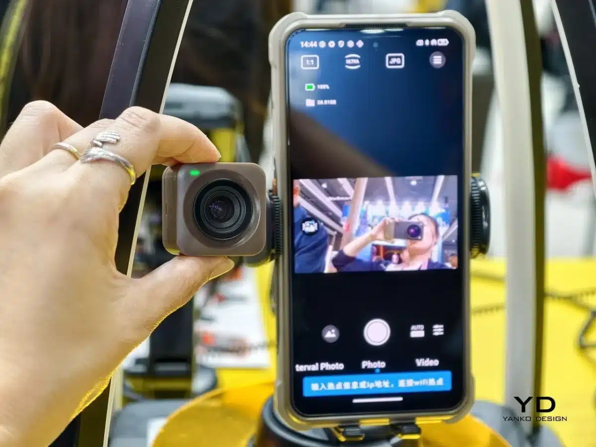 Ulefone представи издръжлив смартфон с подвижна екшън камера