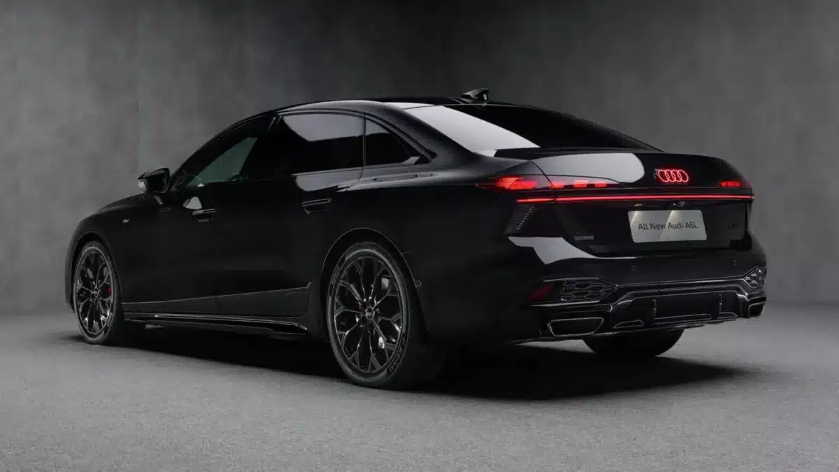 Новото Audi A6L порасна до размерите на флагман и е изненадващо достъпно