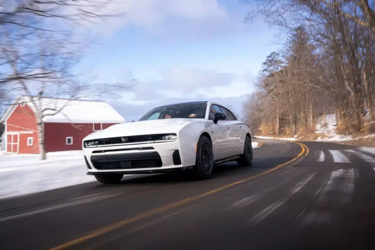 Новият Dodge Charger R/T се опитва да си върне любовта на феновете на HEMI
