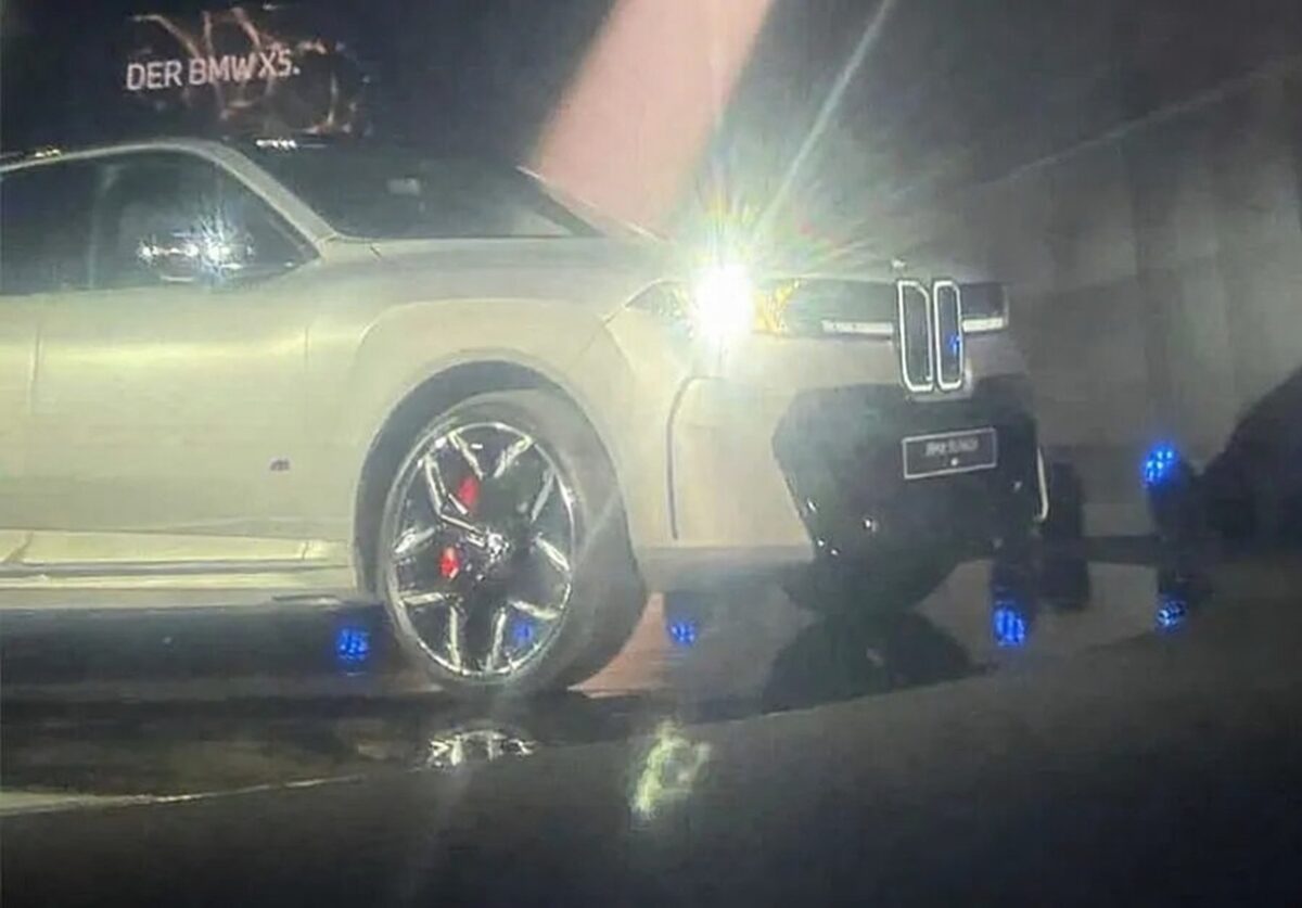BMW случайно показа бъдещето на X5 и 7 Series преди премиерата
