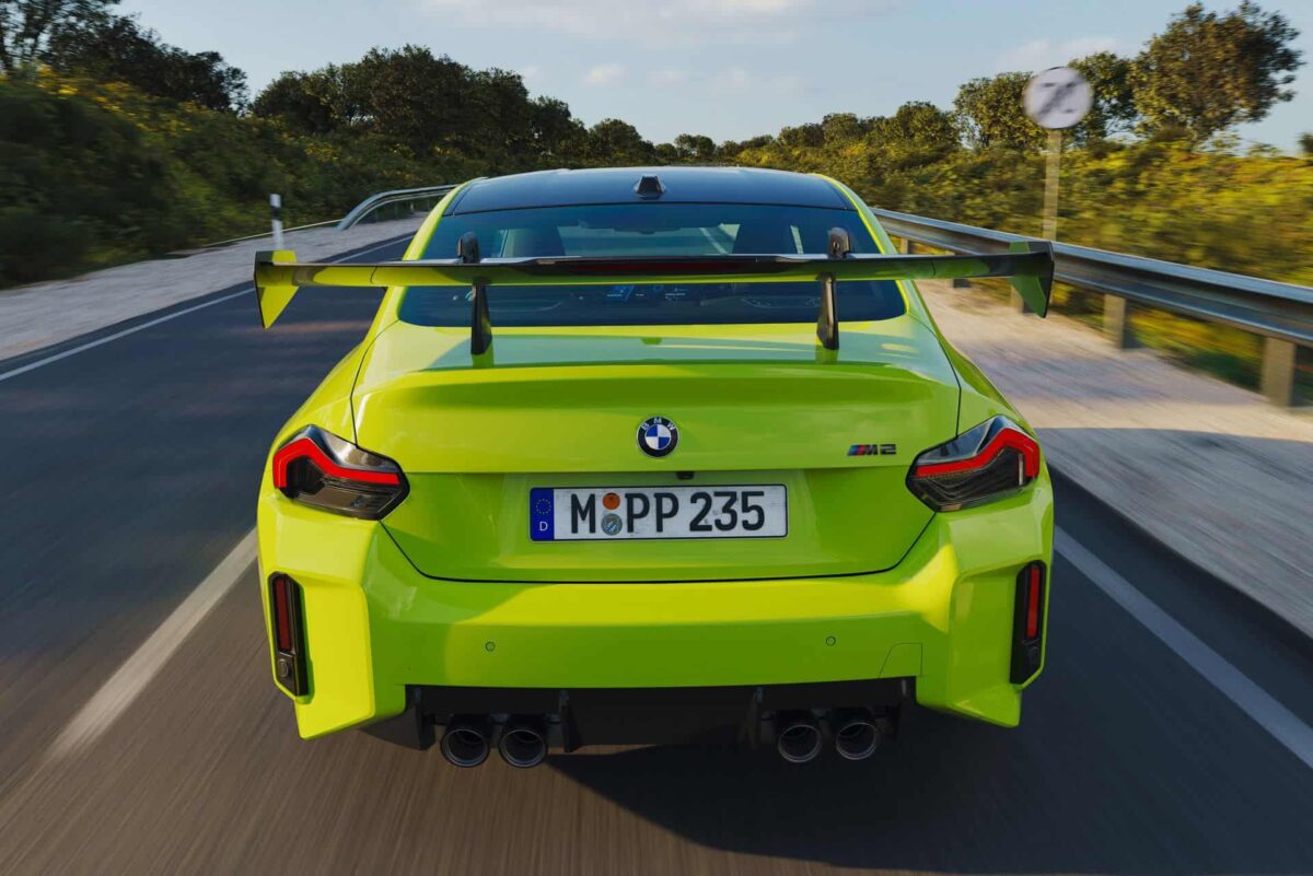 BMW създаде перфектното M2 за писта и направи компактното купе още по-агресивно