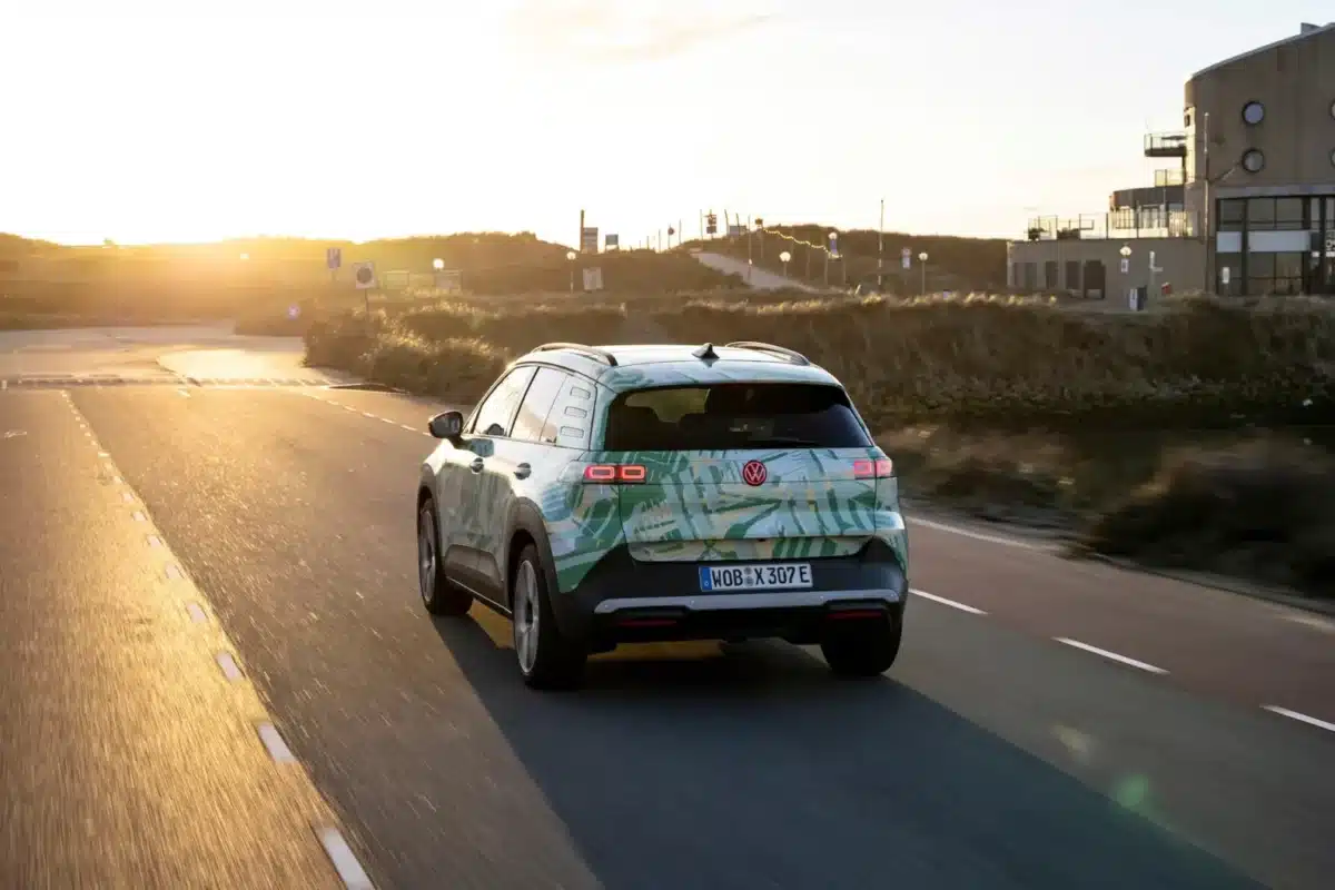 Volkswagen показа новия си достъпен електрически кросоувър ID Cross