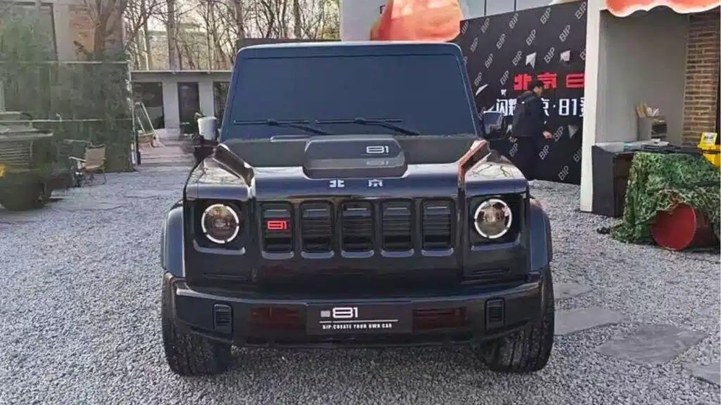 Китай създаде SUV, който прилича на смесица от Jeep и AMG