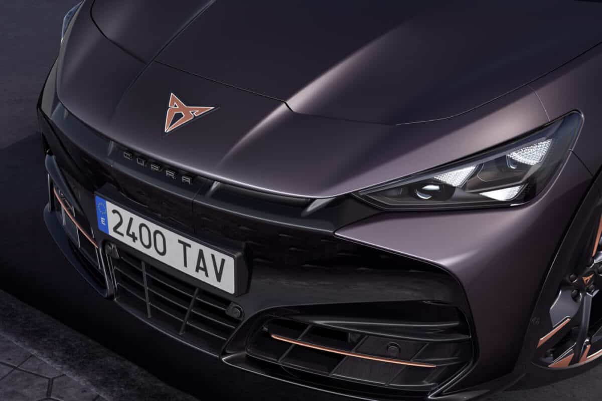 Cupra обнови Tavascan и направи електрическия кросоувър по-достъпен и технологично напреднал