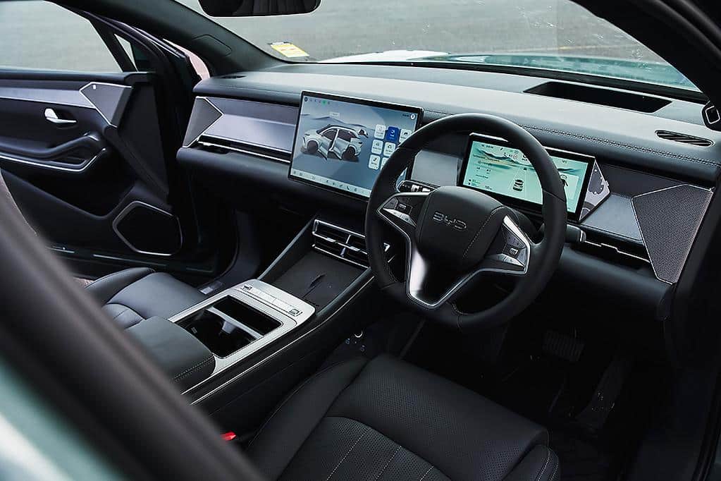 BYD Sealion 8 излиза на сцената и ще ни изненада с комбинация от мощност и икономичност