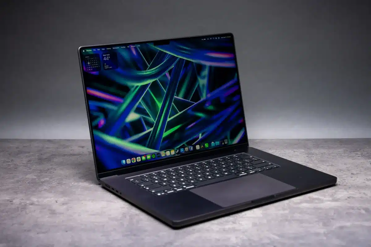 Първите ревюта на новия MacBook Pro с M5 Pro и M5 Max чипове са положителни – и не става въпрос само за процесорите