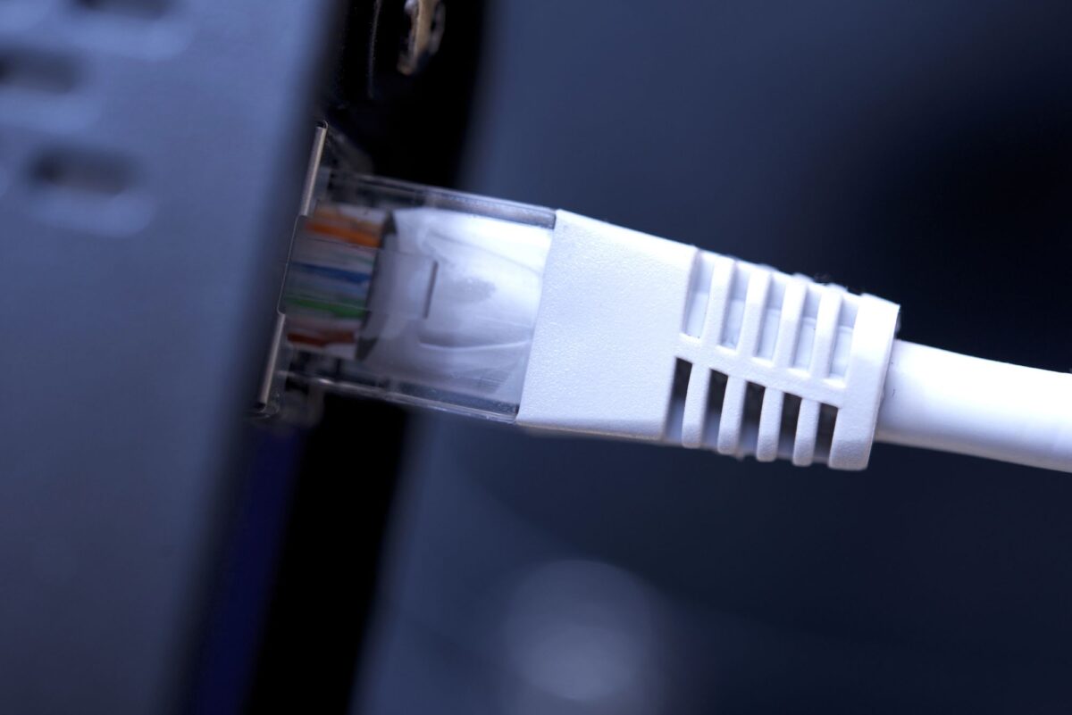 Ето тези 5 устройства трябва да се свързват с интернет само чрез кабел