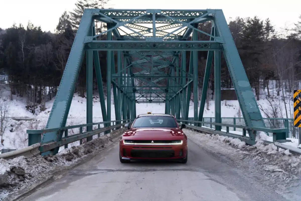 Новият Dodge Charger R/T се опитва да си върне любовта на феновете на HEMI