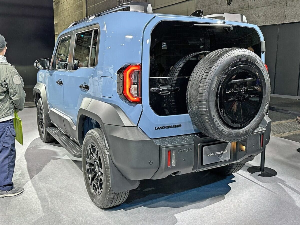 Toyota Land Cruiser FJ връща духа на легендата в нов компактен формат