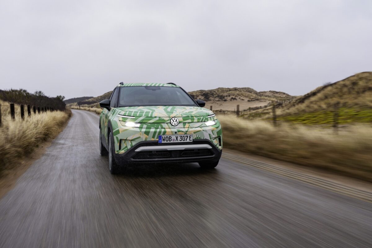 Volkswagen показа новия си достъпен електрически кросоувър ID Cross