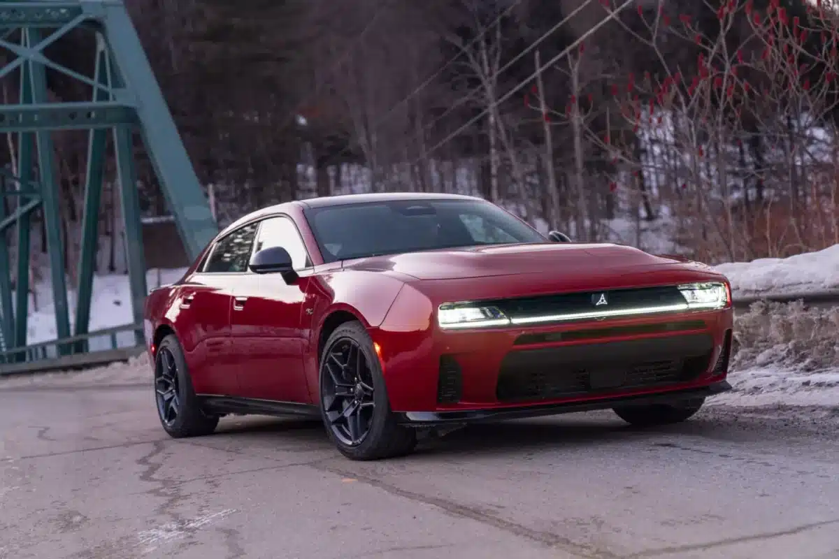 Новият Dodge Charger R/T се опитва да си върне любовта на феновете на HEMI