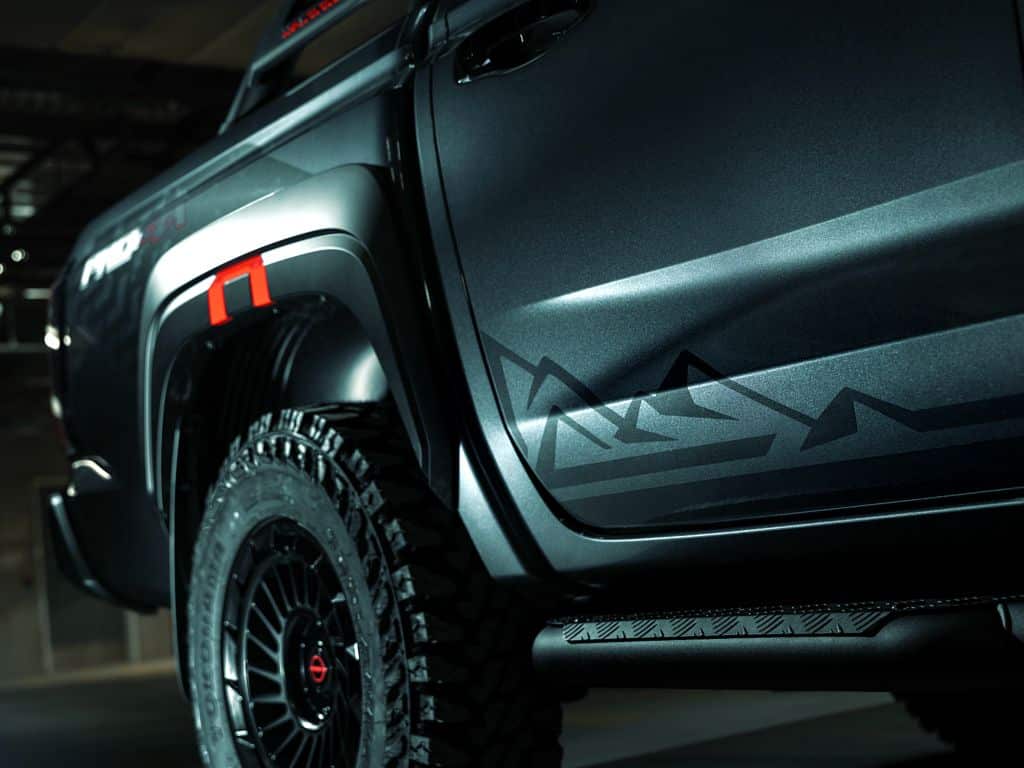 Nissan подготвя здравите Warrior-версии Navara и Patrol за офроуд употреба