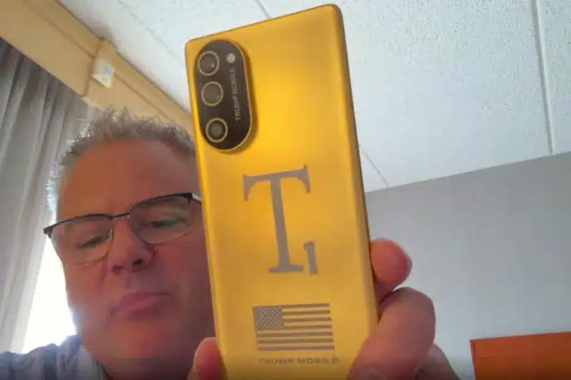 Trump Mobile T1 Phone се оказа подозрително подобен на HTC U24 Pro