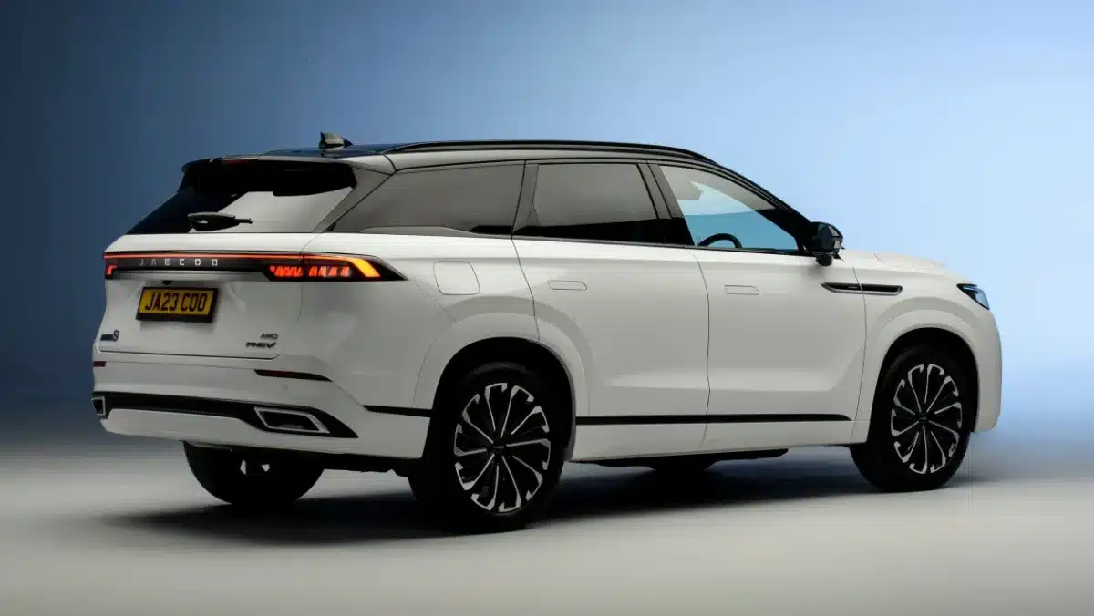 Марката, стояща зад Temu Range Rover, току-що пусна на пазара Temu Mercedes GLS