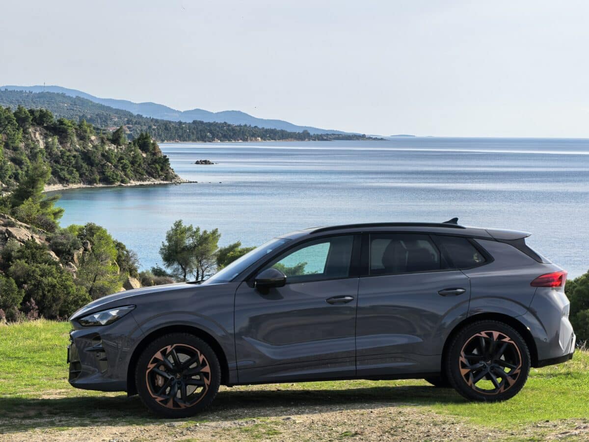 265 к.с. без ток: CUPRA Terramar е шамар за скучните семейни SUV-та