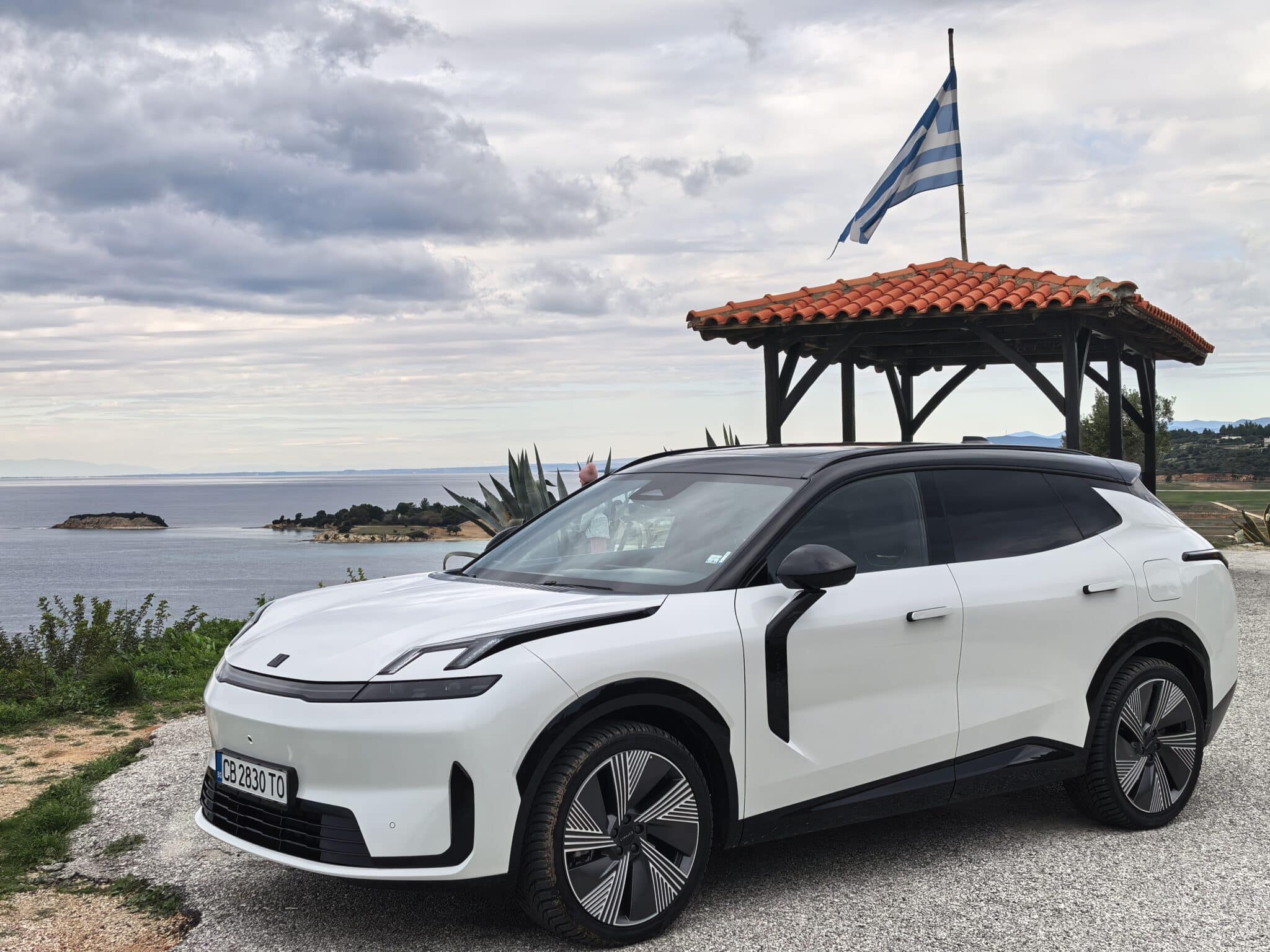 200 км на ток, plug-in хибрид и 20 000 евро по-евтин: Lynk & Co 08 поставя немците в неудобна позиция