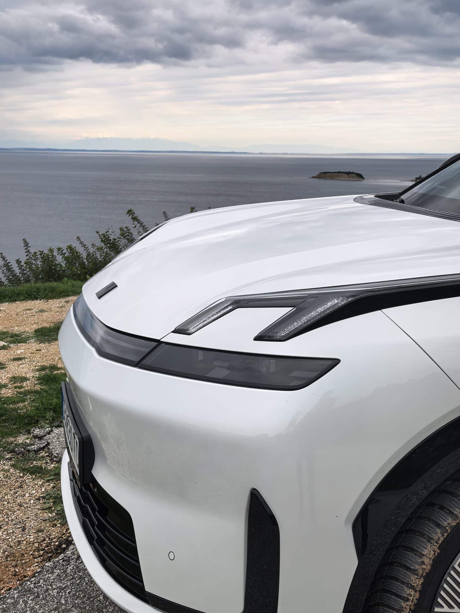 200 км на ток, plug-in хибрид и 20 000 евро по-евтин: Lynk & Co 08 поставя немците в неудобна позиция