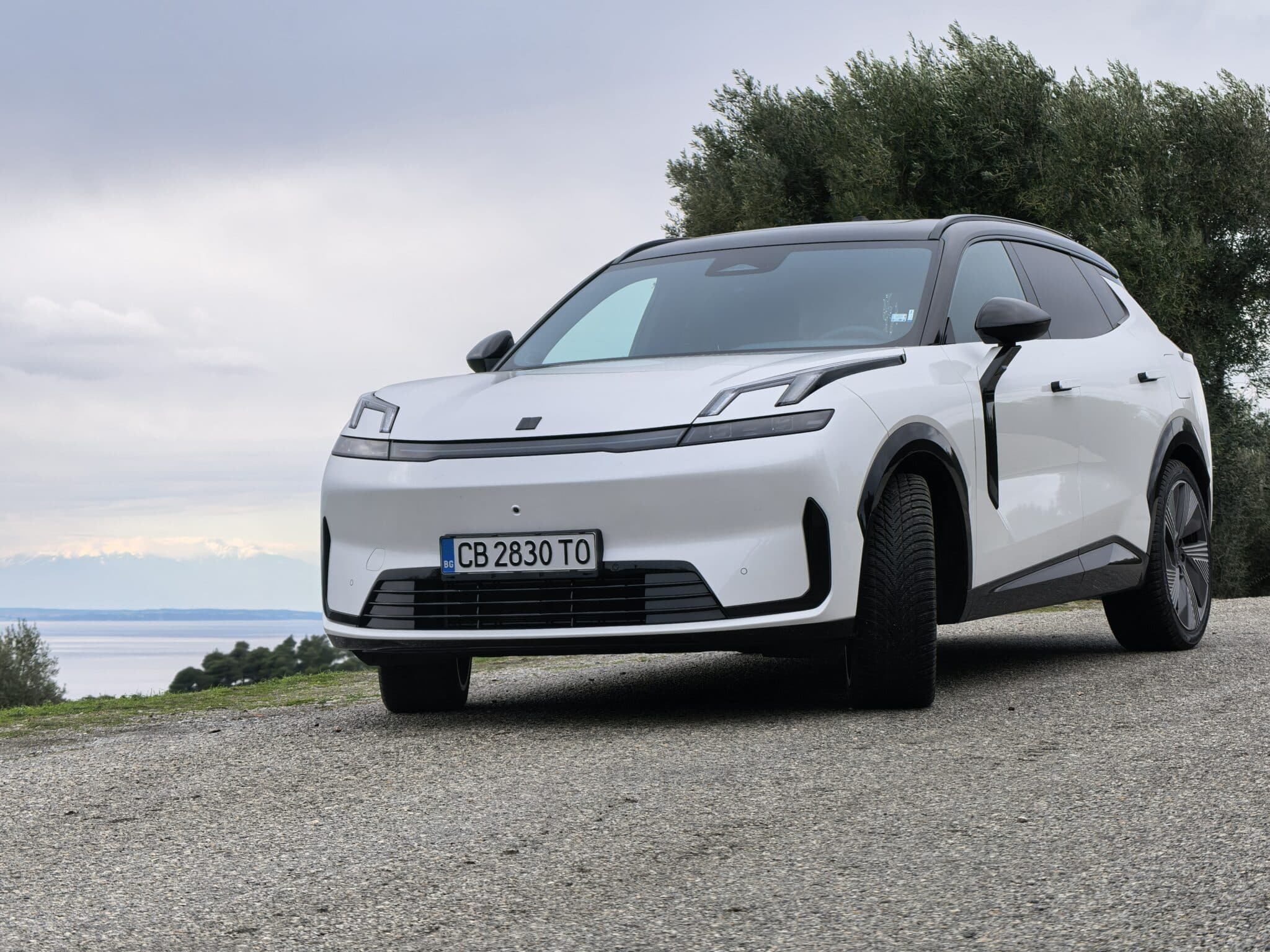 200 км на ток, plug-in хибрид и 20 000 евро по-евтин: Lynk & Co 08 поставя немците в неудобна позиция