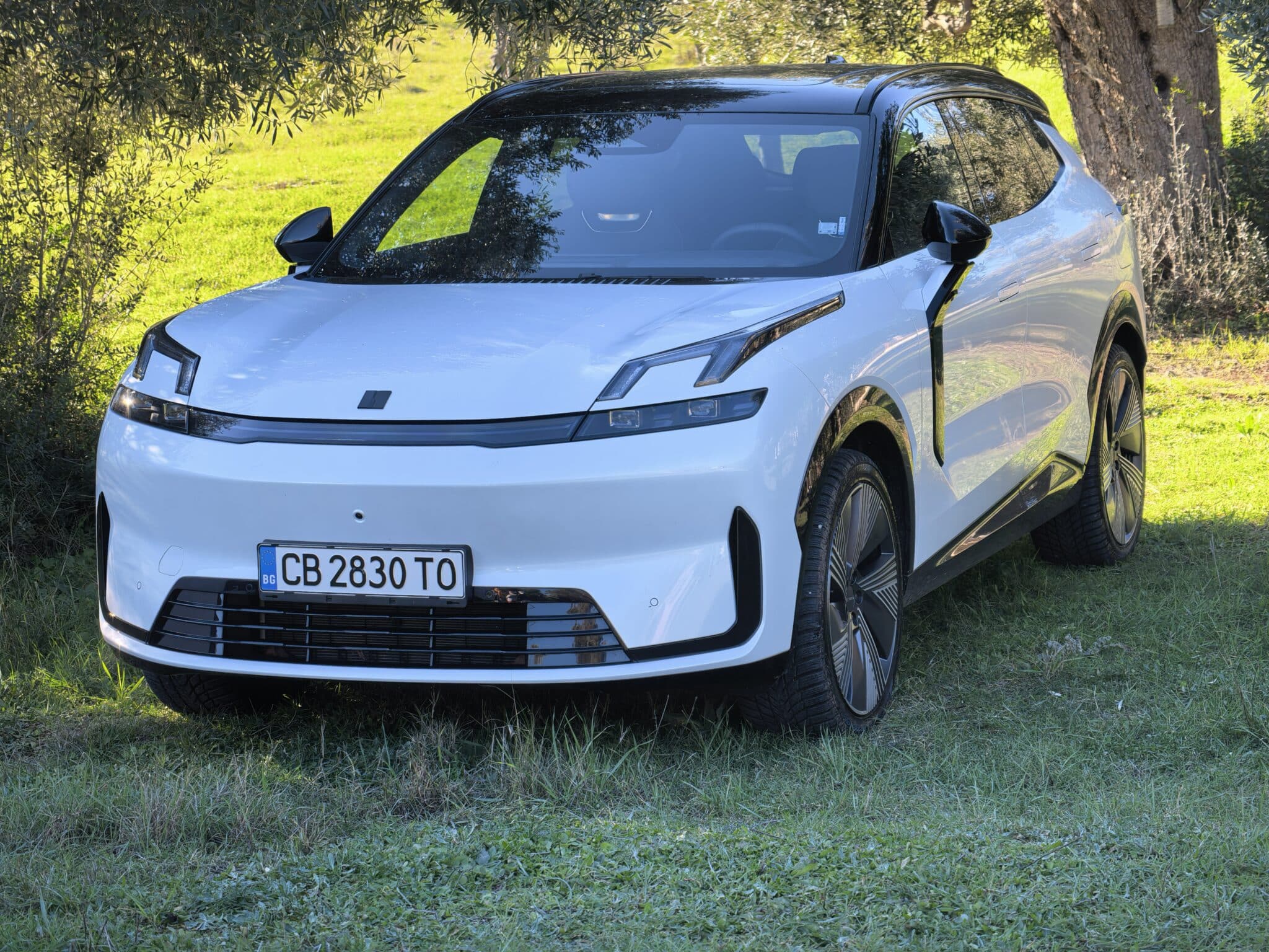 200 км на ток, plug-in хибрид и 20 000 евро по-евтин: Lynk & Co 08 поставя немците в неудобна позиция