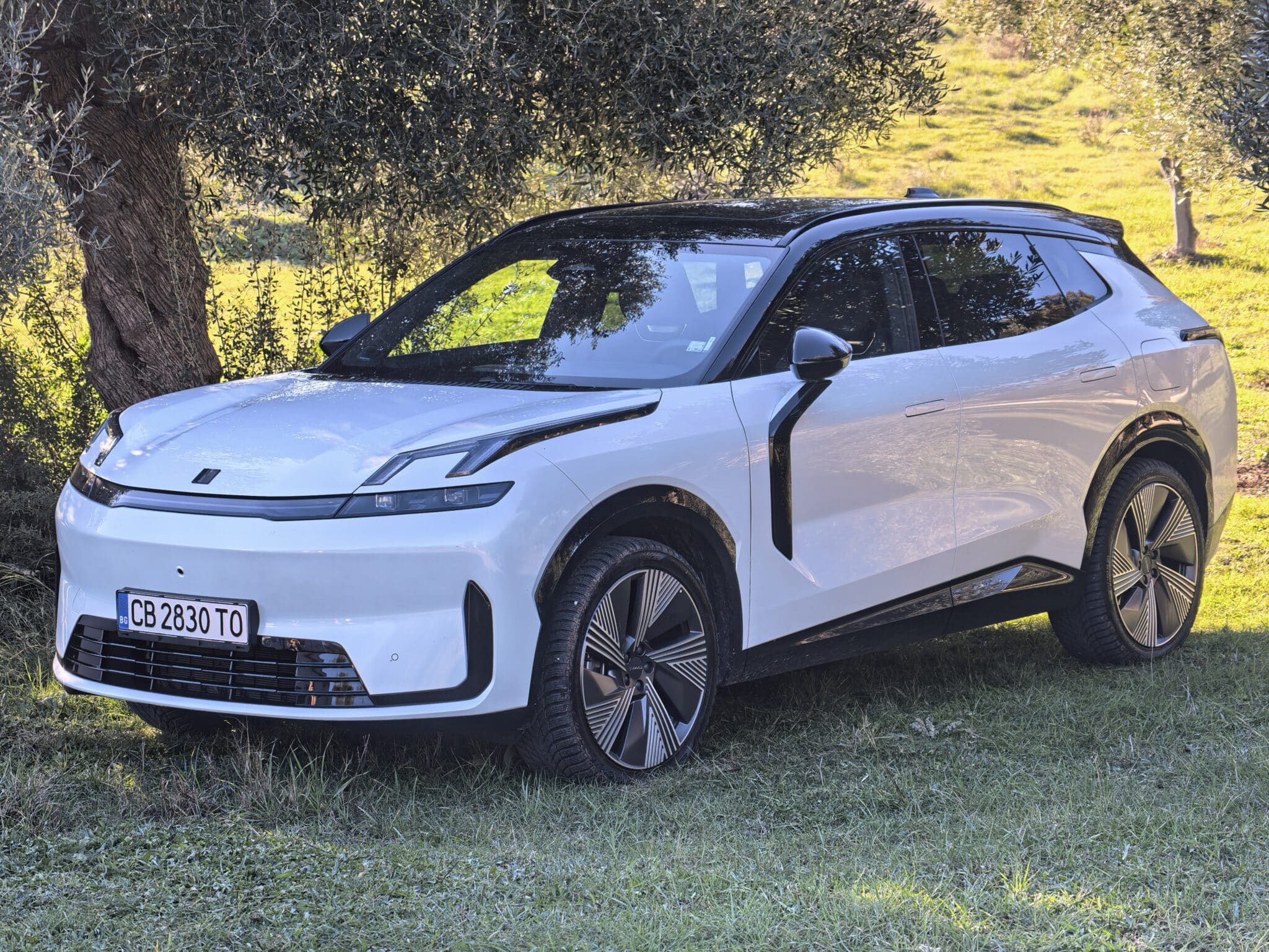 200 км на ток, plug-in хибрид и 20 000 евро по-евтин: Lynk & Co 08 поставя немците в неудобна позиция