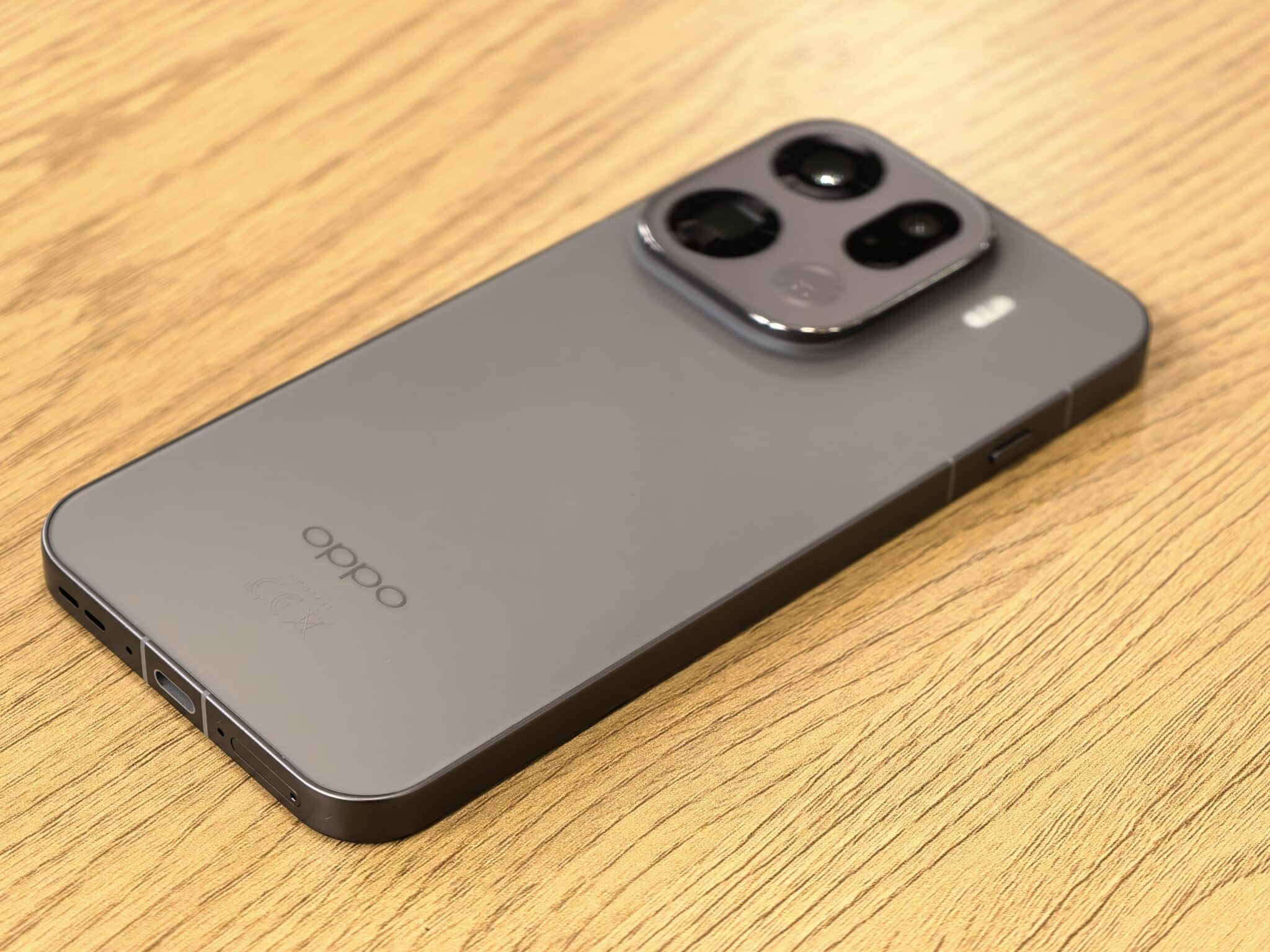 Oppo Find X9 Pro: моментът, в който смартфоните достигнаха върха – или започна нова ера?