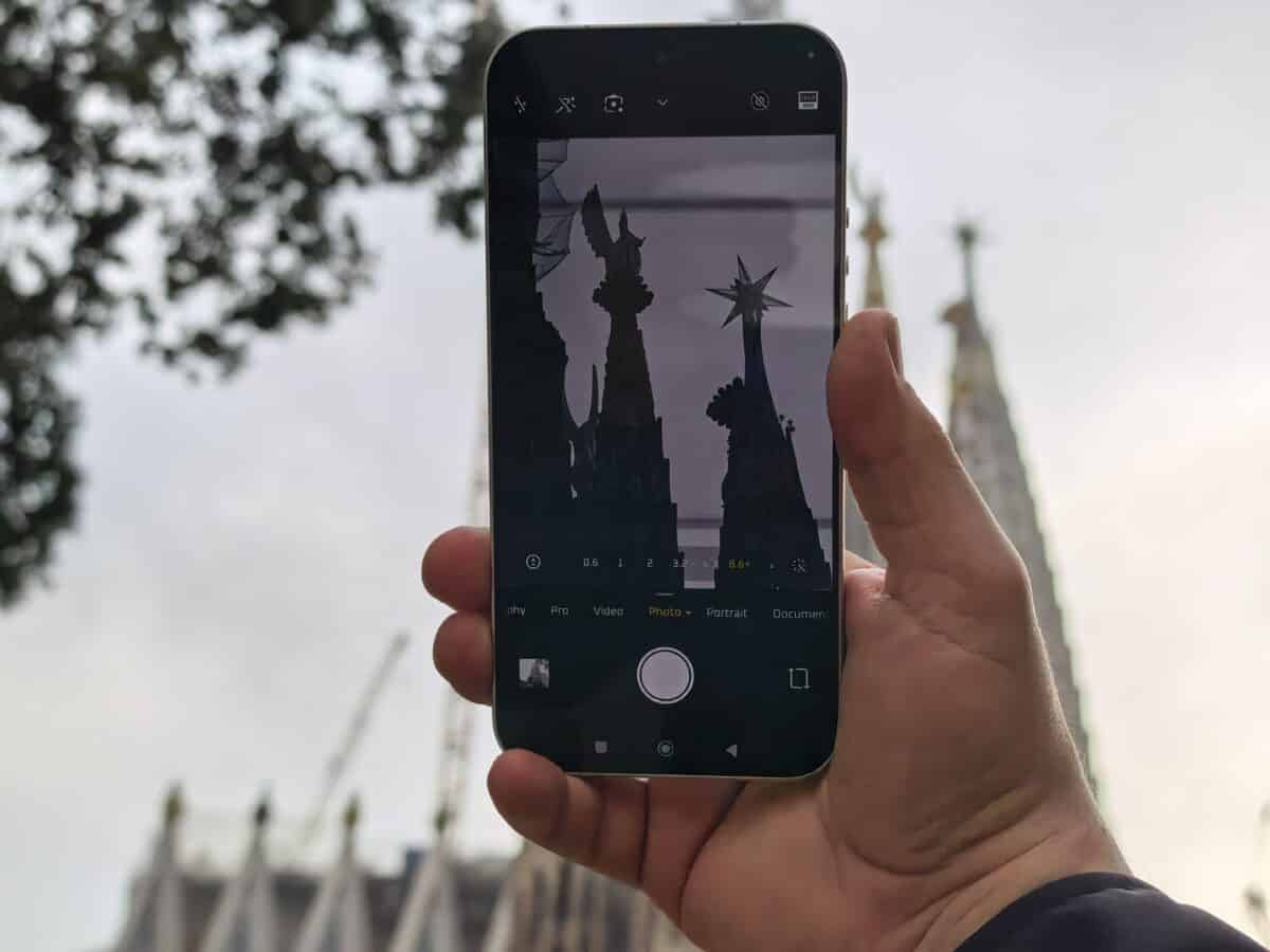 Xiaomi 17 Ultra: смартфонът, който кара професионалните фотоапарати да се притесняват