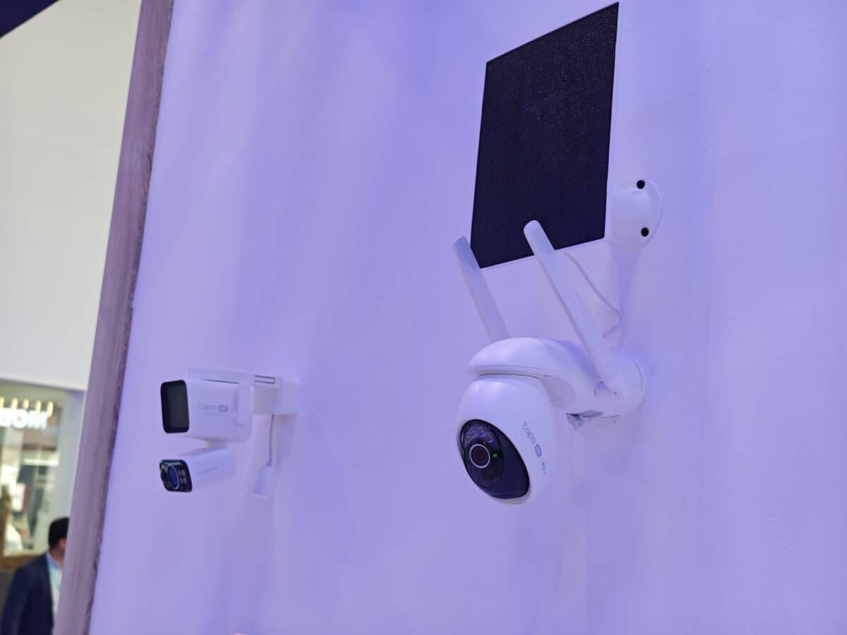 Соларни камери, 5G рутери и XGS-PON: какво показа TP-Link на MWC 2026