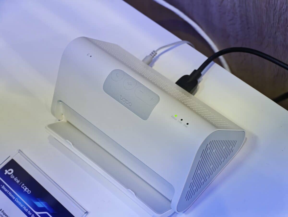 Соларни камери, 5G рутери и XGS-PON: какво показа TP-Link на MWC 2026