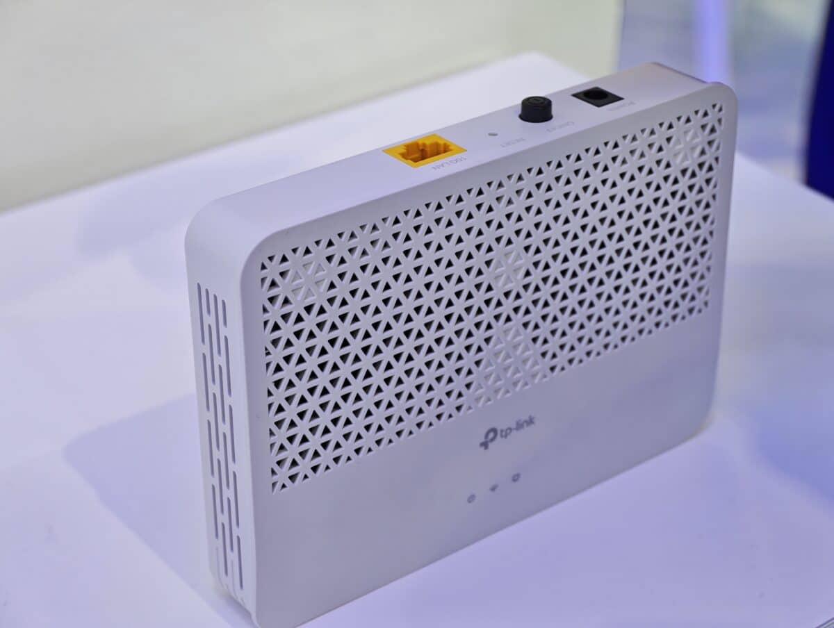 Соларни камери, 5G рутери и XGS-PON: какво показа TP-Link на MWC 2026