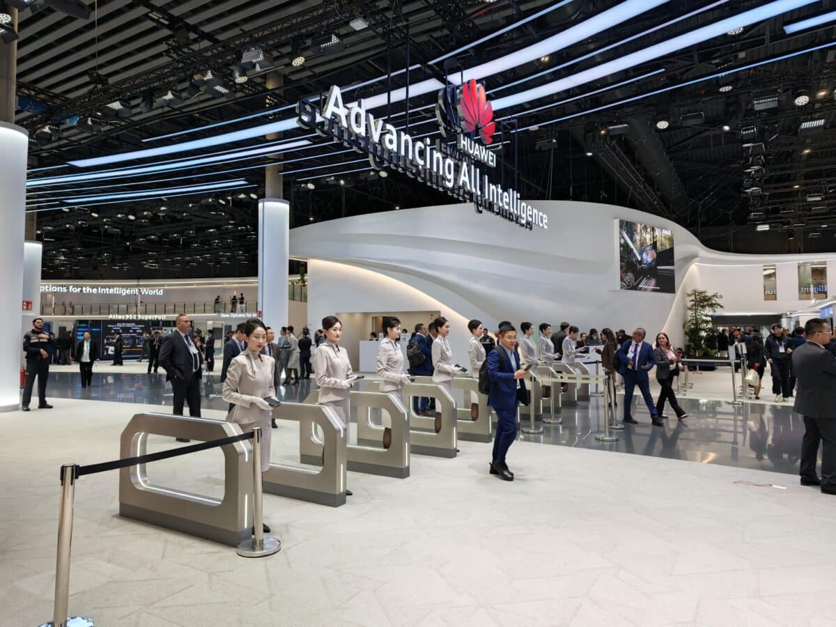 Huawei на MWC 2026: компанията показа бъдеще със сгъваеми екрани, умни устройства и амбиция отвъд смартфона