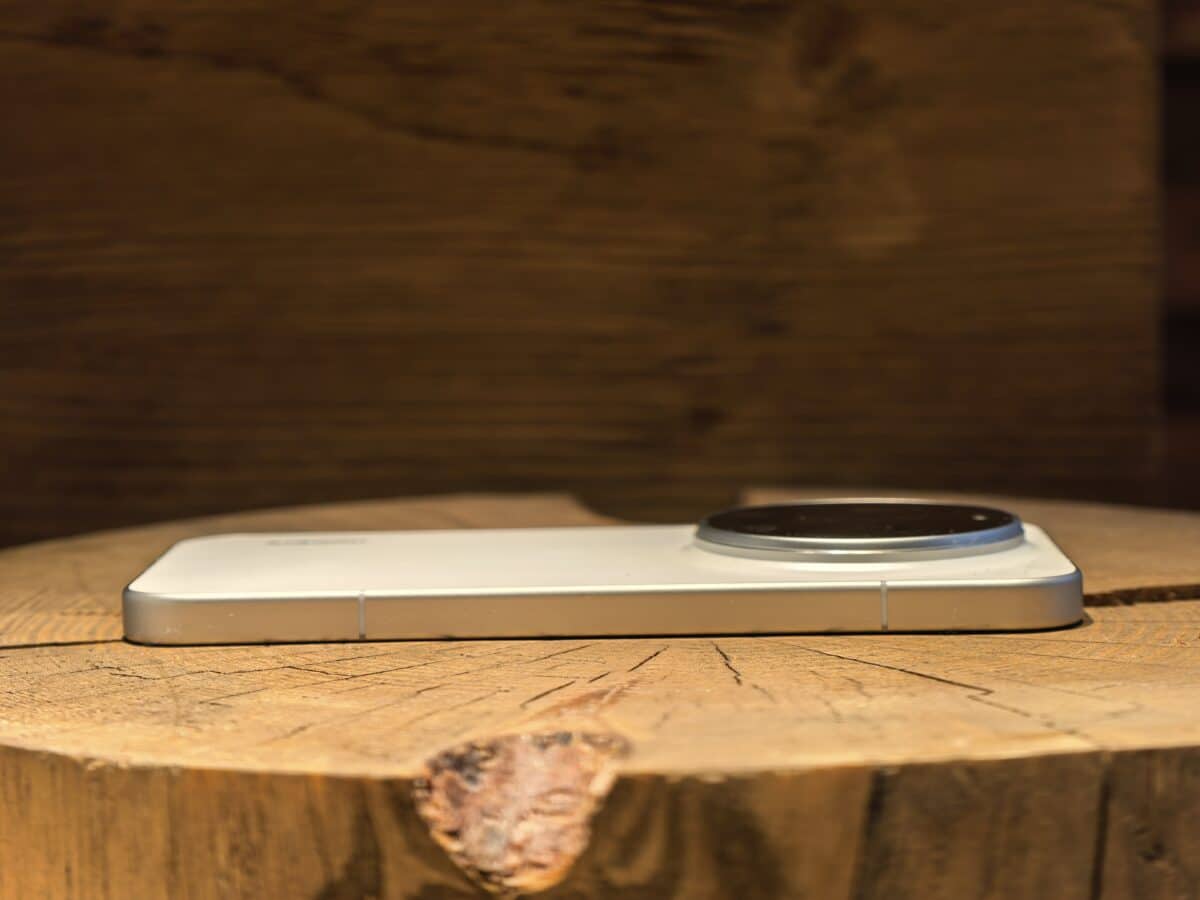 Xiaomi 17 Ultra: смартфонът, който кара професионалните фотоапарати да се притесняват
