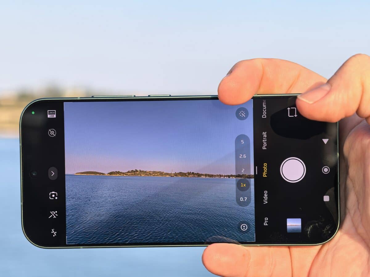 Xiaomi 17: Това ли е най-добрият компактен флагман, който можеш да купиш в момента?