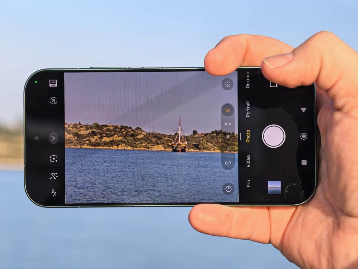 Xiaomi 17: Това ли е най-добрият компактен флагман, който можеш да купиш в момента?