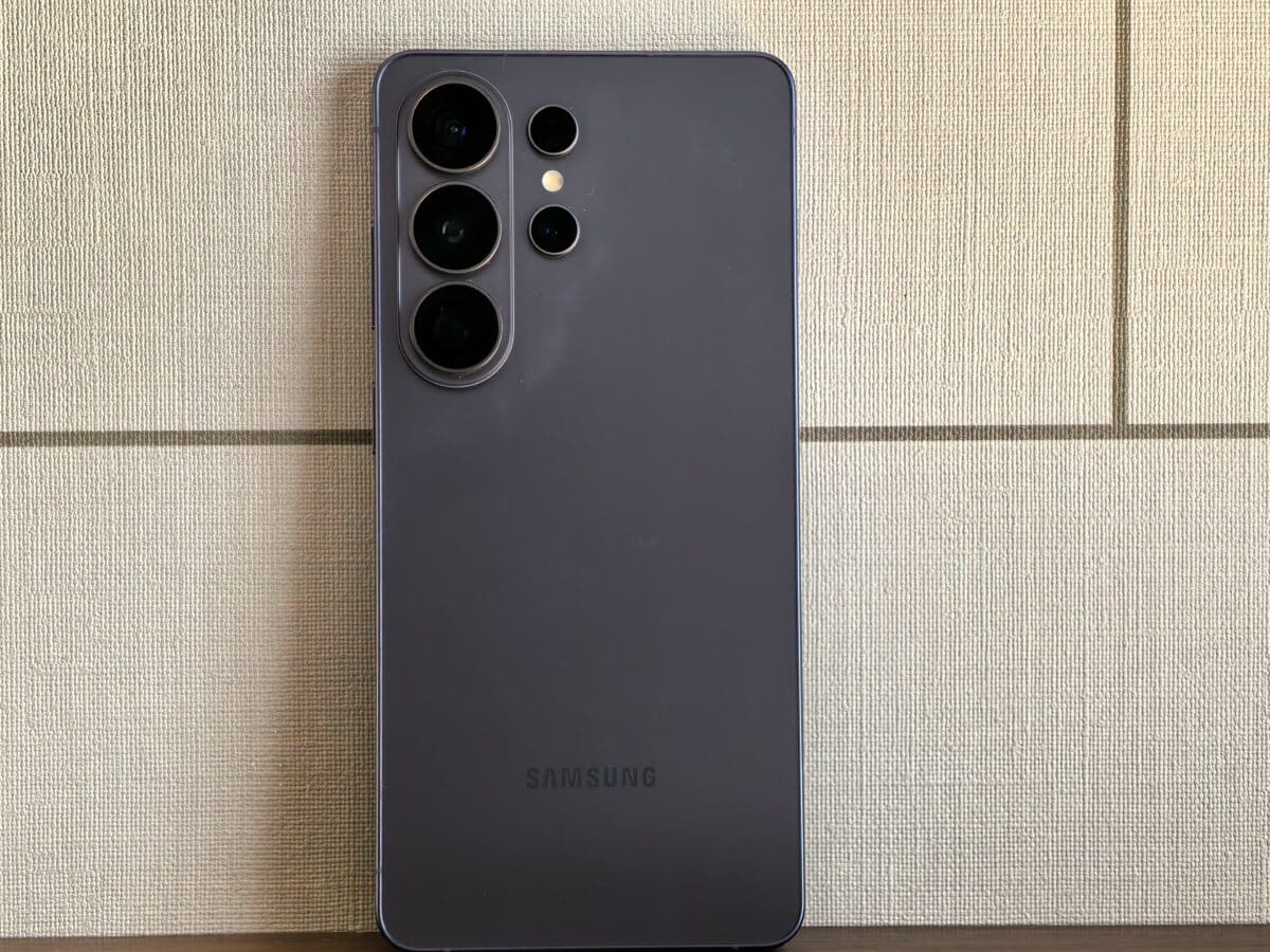 Samsung Galaxy S26 Ultra: телефонът, който изглежда като малък ъпгрейд… но променя всичко