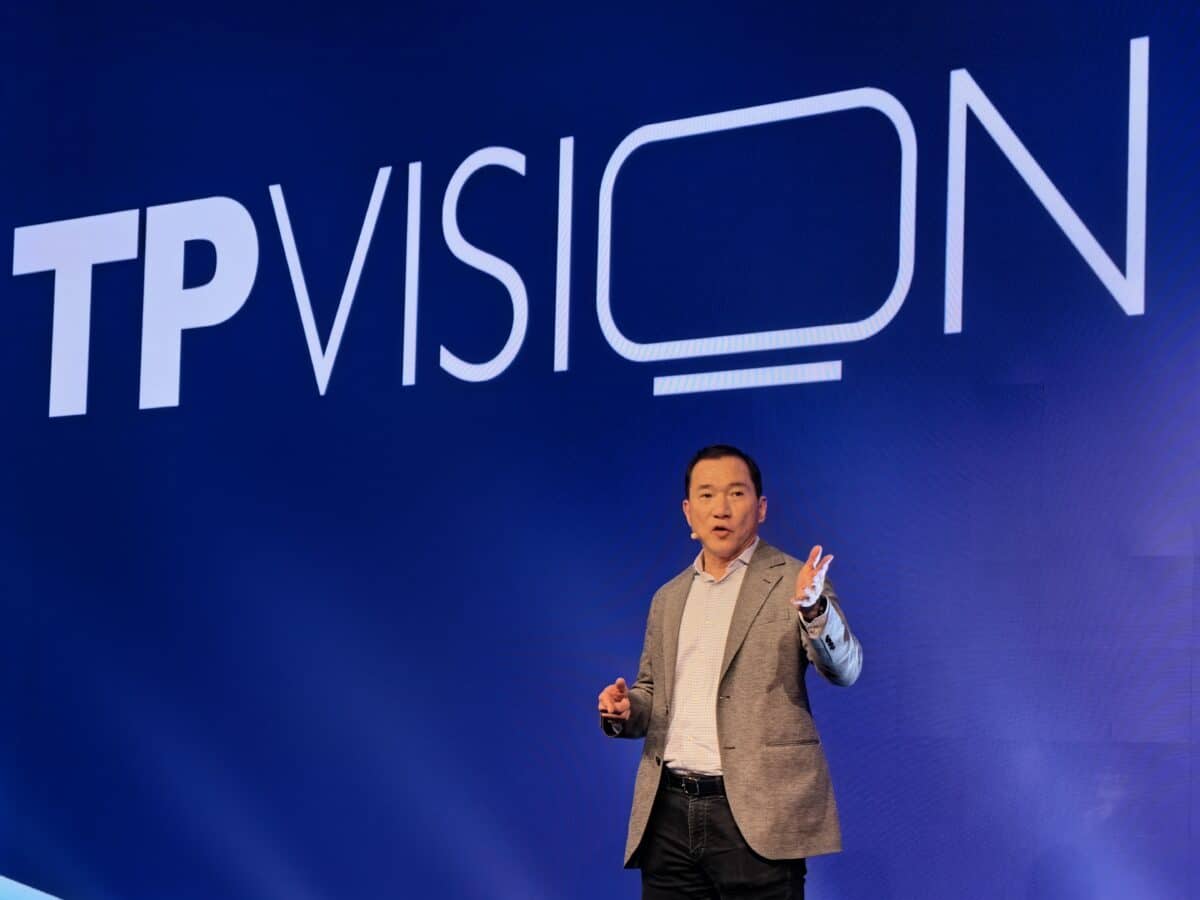 Philips и TP Vision показаха как телевизорът се превръща в сърцето на умния дом