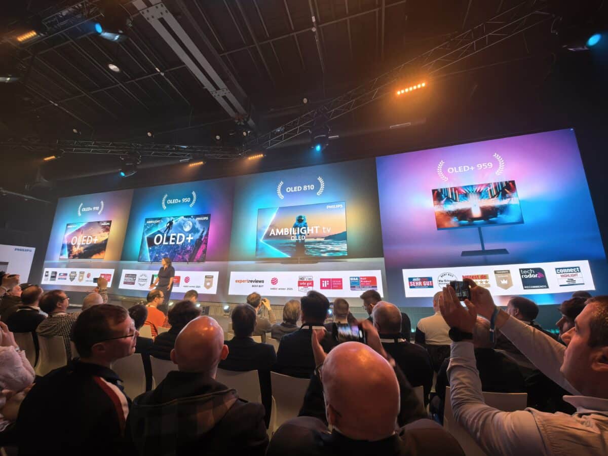 Philips и TP Vision показаха как телевизорът се превръща в сърцето на умния дом