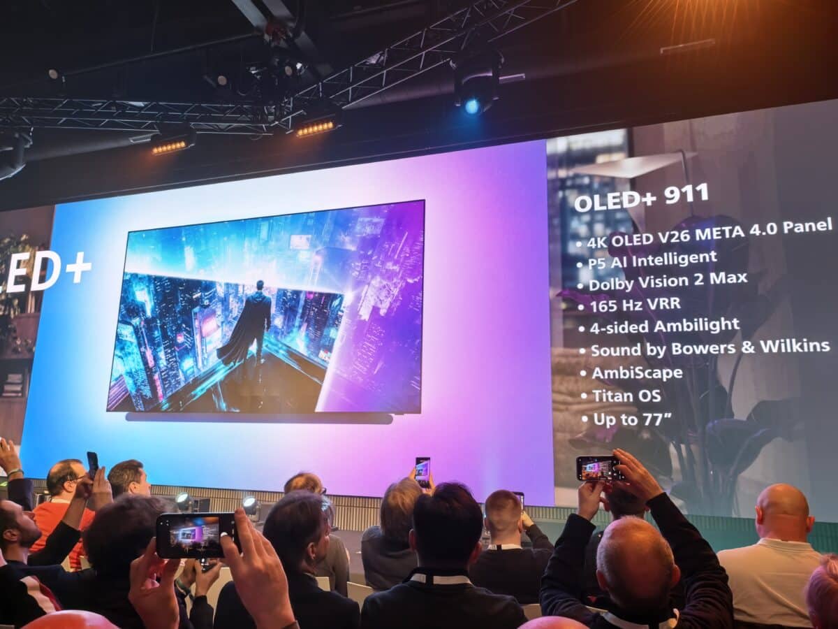 Philips и TP Vision показаха как телевизорът се превръща в сърцето на умния дом