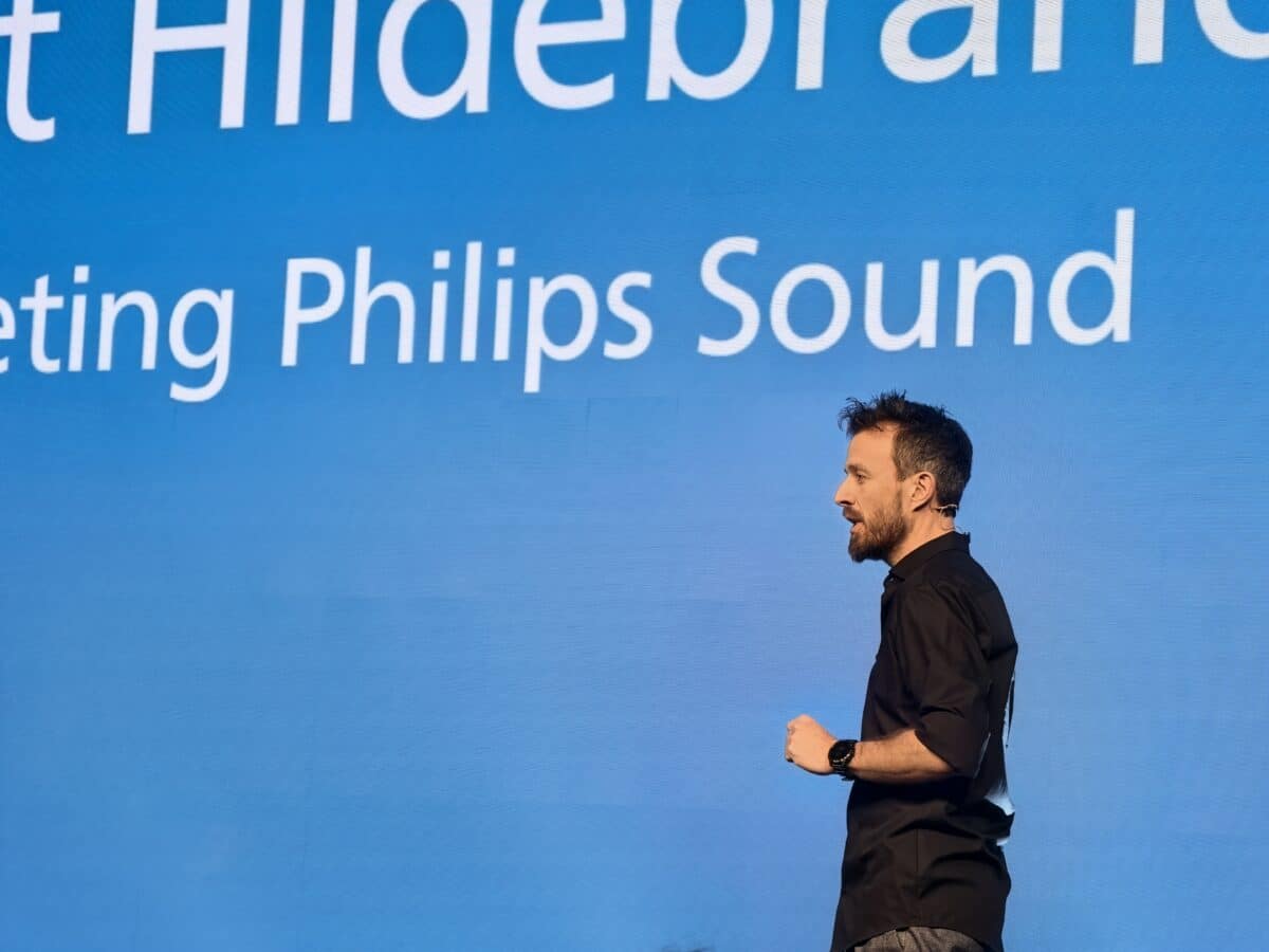 Philips и TP Vision показаха как телевизорът се превръща в сърцето на умния дом