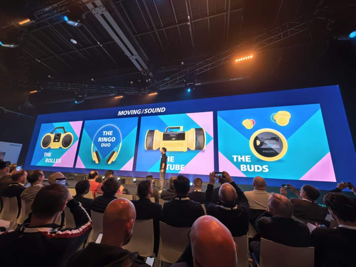 Philips и TP Vision показаха как телевизорът се превръща в сърцето на умния дом