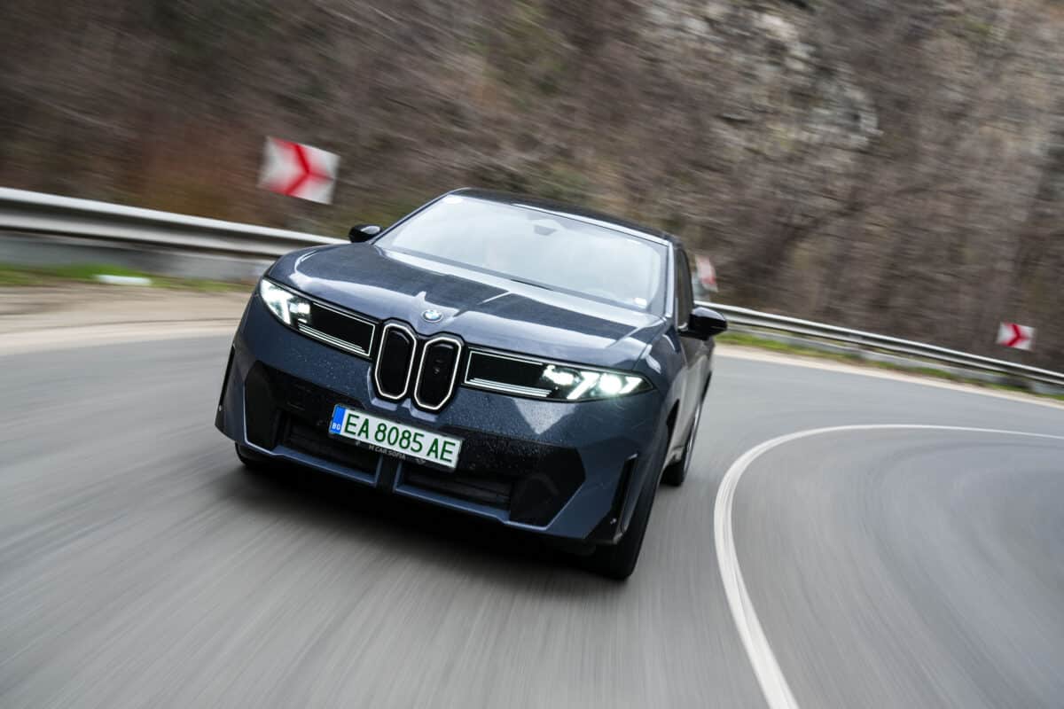 BMW iX3: първи тест на електромобила, с който BMW започва нова ера