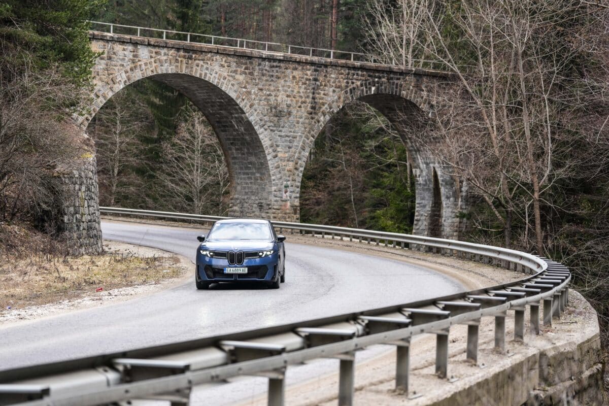 BMW iX3: първи тест на електромобила, с който BMW започва нова ера