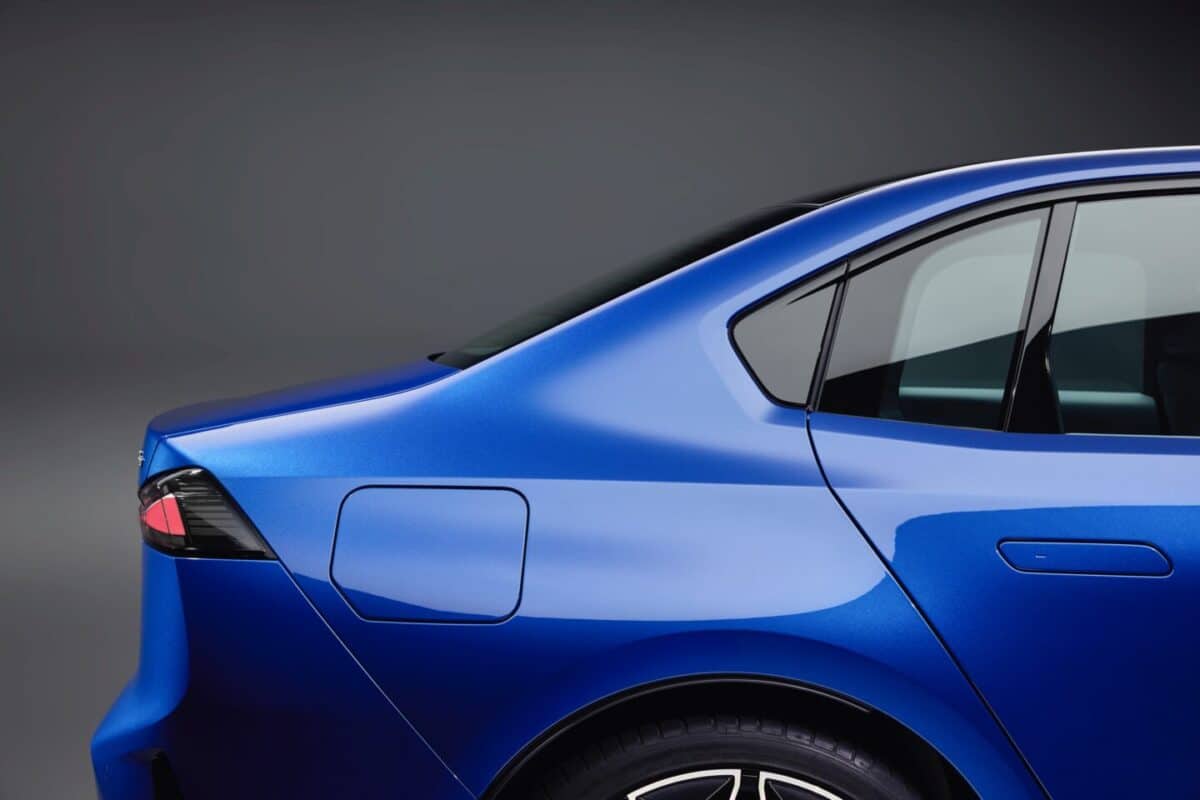 Запознайте се с BMW i3 – първия изцяло електрически седан от трета серия с пробег до 708 километра