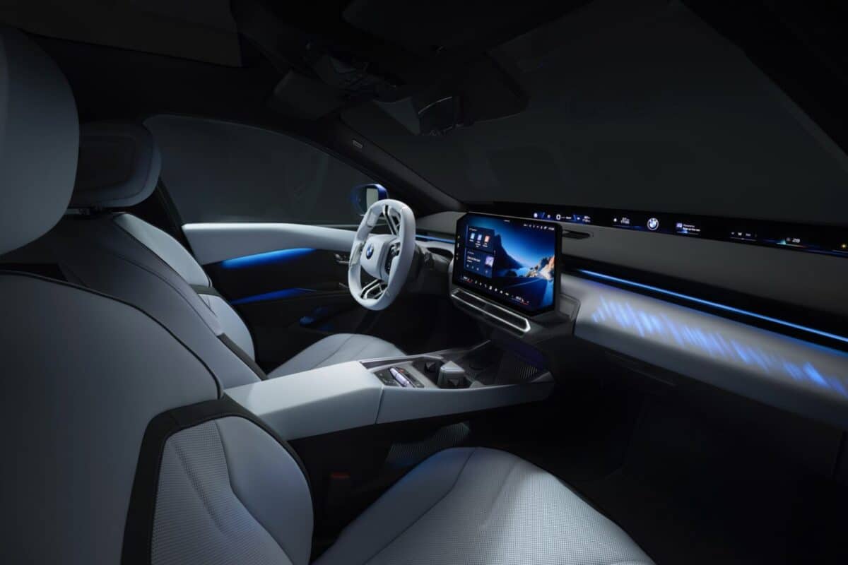 Запознайте се с BMW i3 – първия изцяло електрически седан от трета серия с пробег до 708 километра
