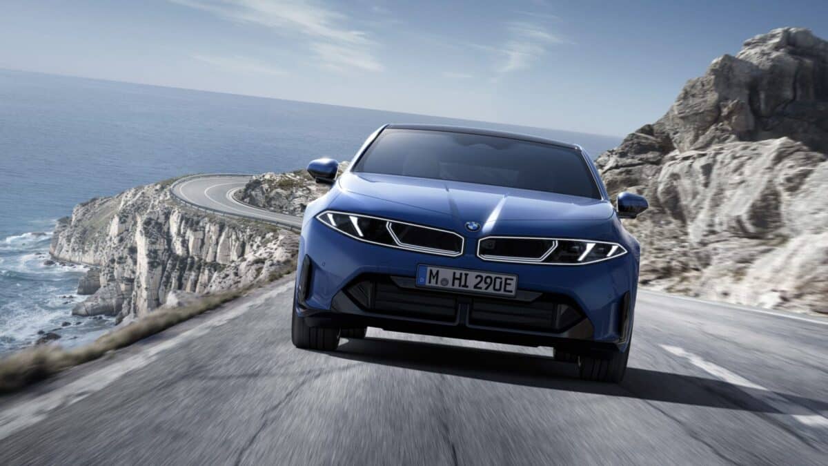 Запознайте се с BMW i3 – първия изцяло електрически седан от трета серия с пробег до 708 километра