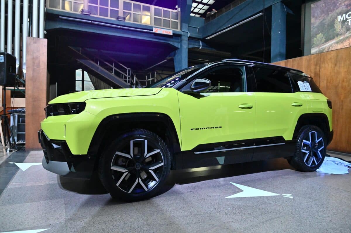 Jeep Compass навлиза в нова ера: електрификация, нова платформа и повече технологии – без компромис с легендарния характер
