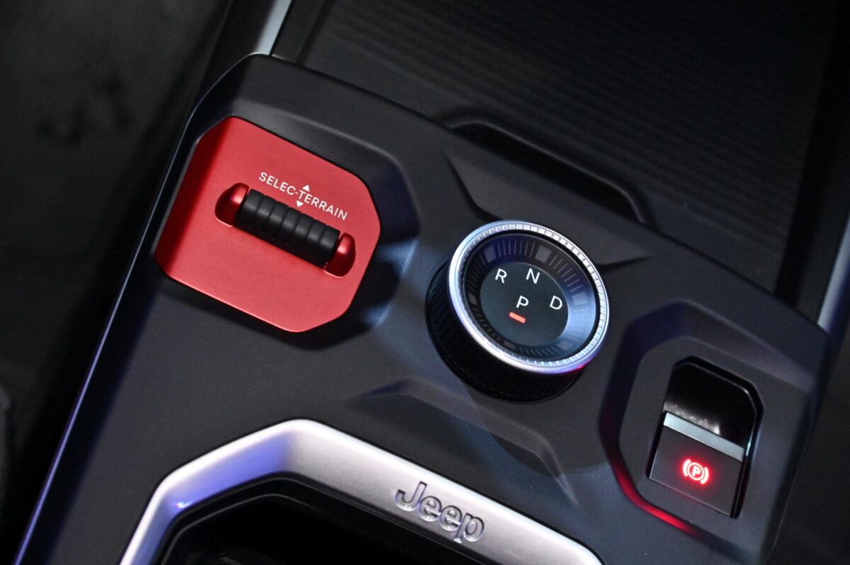Jeep Compass навлиза в нова ера: електрификация, нова платформа и повече технологии – без компромис с легендарния характер