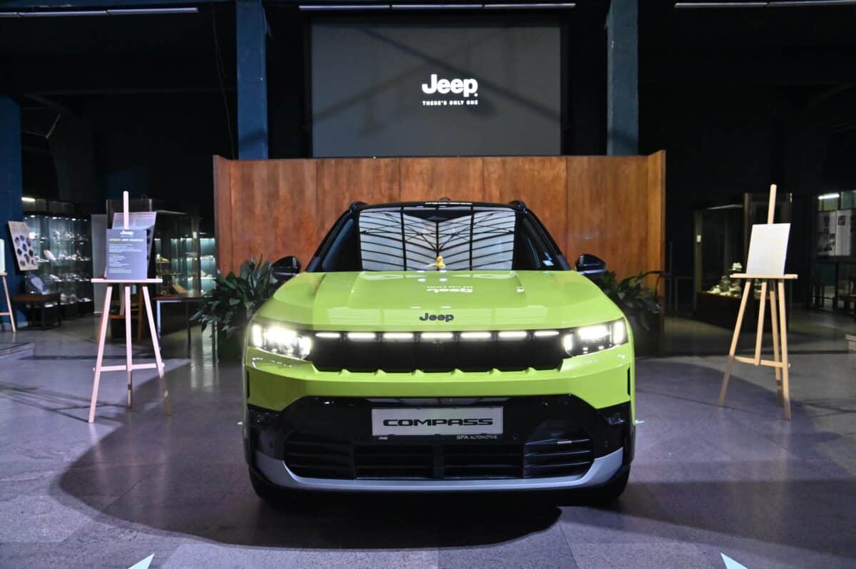 Jeep Compass навлиза в нова ера: електрификация, нова платформа и повече технологии – без компромис с легендарния характер